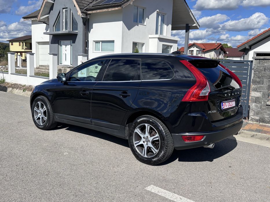Volvo XC 60 2.4 diesel , 215 cp , an 2012 , 4x4, înmatriculată RO