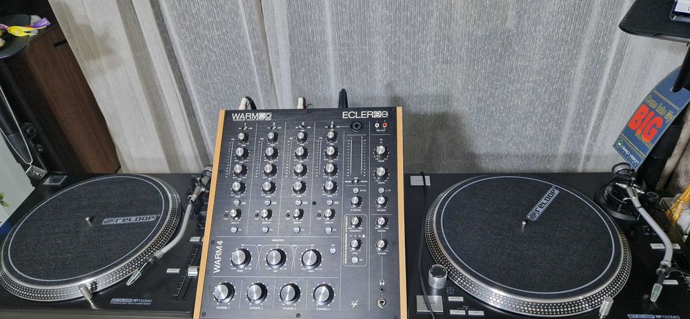 Inchiriez 2 x Reloop 7000 MK2 (Doze Concorde Mk2) + 1 x Ecler Warm 4