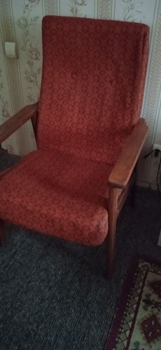Кресла портативные,с деревянными поручнями,Стул с рельеф спинкой,столы