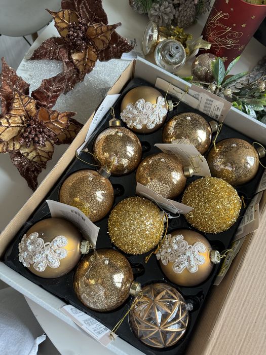 Стеклянные игрушки на елку