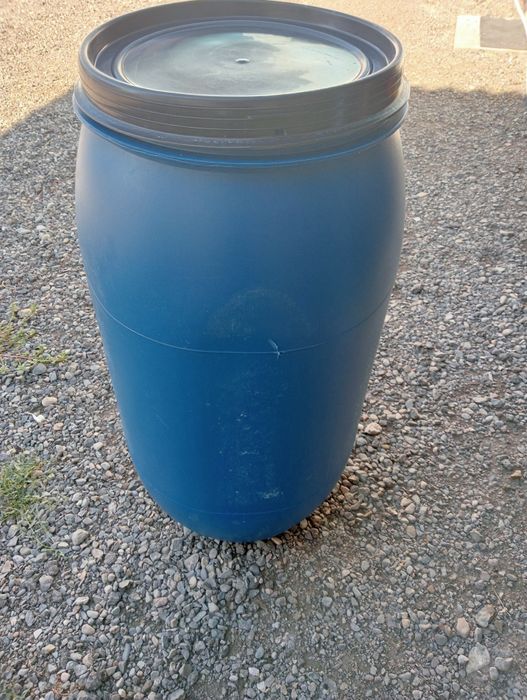 Бочка пластмассовая пластиковая.