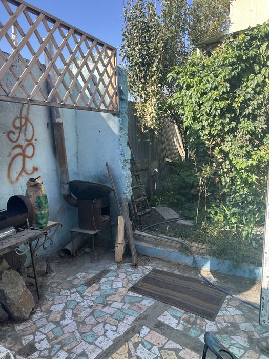 Продаю 2 дома в одном дворе