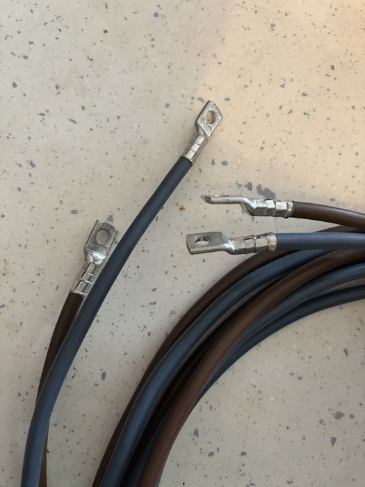 Гъвкави кабели за подаване на ток за автомобили и камиони