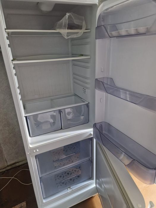 Холодильник Бирюса