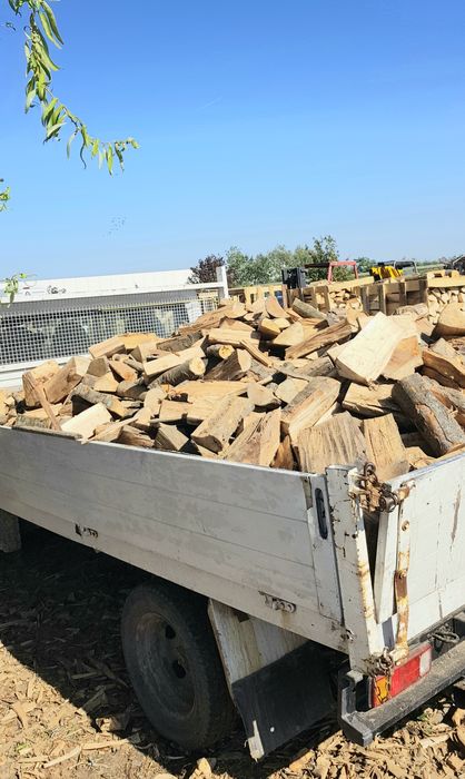 Lemn de foc la camioneta -FAG