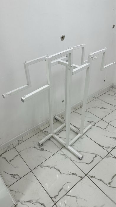 Напольная стойка