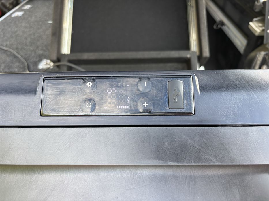Frigider auto cu compresor 12v 50litri cu slider rabatabil pentru pick-up camping/overlanding