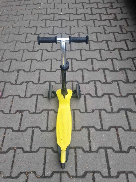 vand trotineta oxelo 3 roti B100 galben negru si trotineta scooter roz mal play