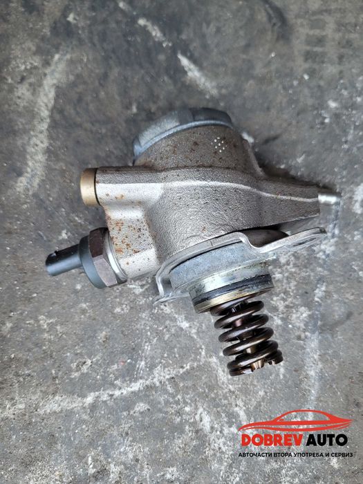 Лява помпа за високо налягане на Audi RS6 4F