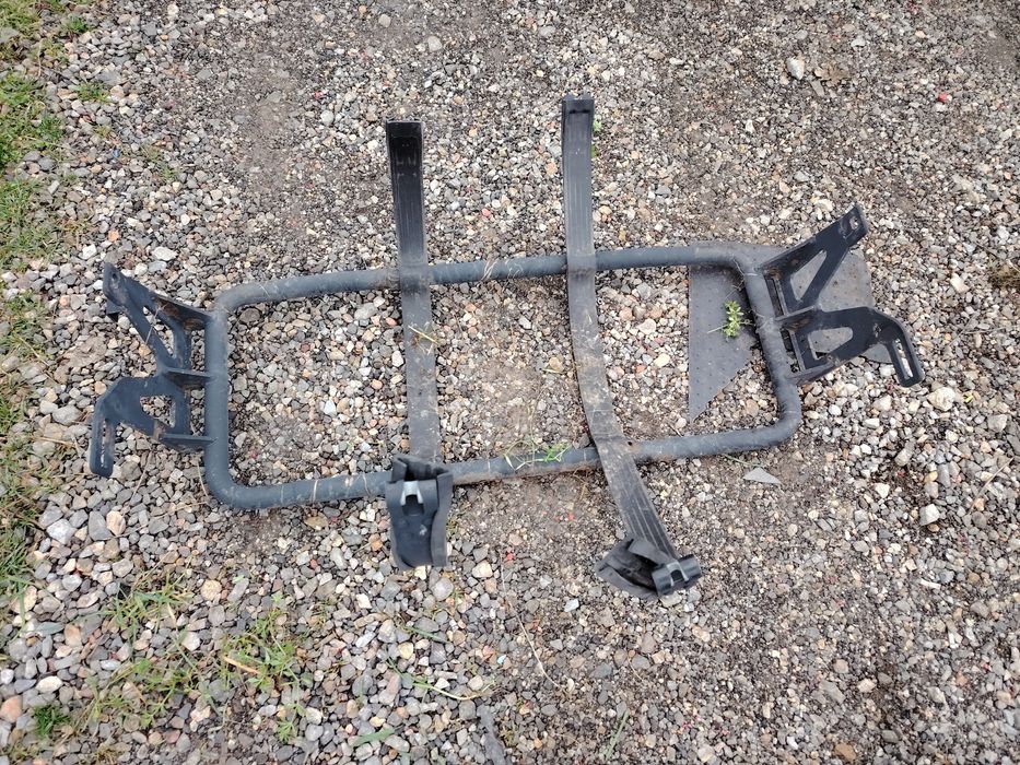 Стойки за метанови бутилки от Фолксваген Туран 2010г.-2015г. VW Touran