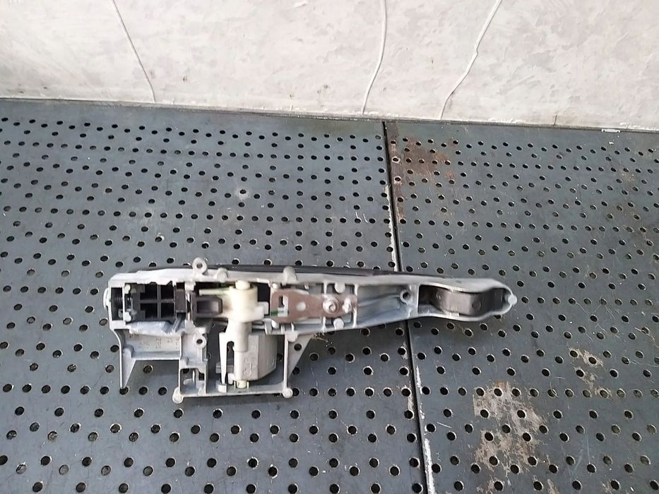 Maner usa dreapta fata citroen c4 picasso 1 ud 9682493680