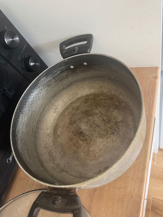 Кастрюля с крышкой