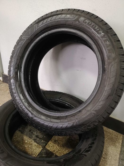4бр 195/60/16C  GOODYEAR 8мм грайфер дот:21г Предлагаме монтаж++