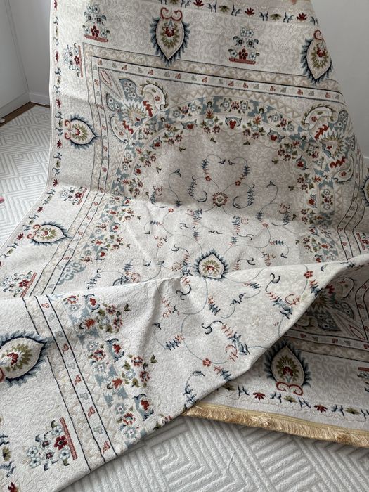 Кілем, ковер    .     С.