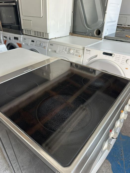 Печка +гаранция 1 година.  Gorenje, конвекця, керамичен плот. Безплатна доставка за София