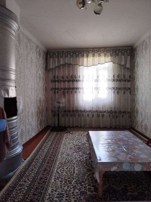 Тошкент шахар Олмазор тумани 1.6 сотих 3 та  хонаси бор,фасада 16 метр