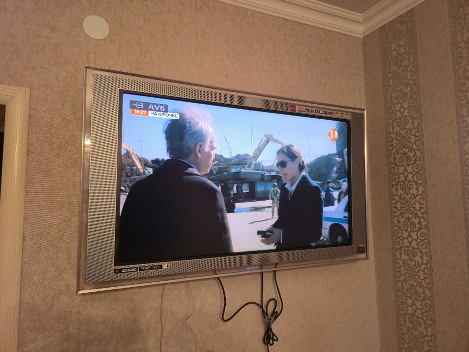 ЖК Sony телевизор.  49 дюймов