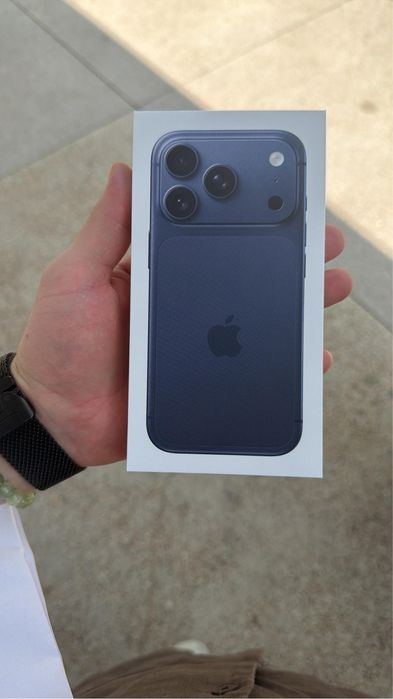Продам Iphone 17 pro 256 ( новый ,запечатанный)