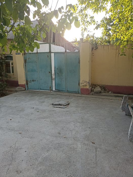 Продается дом с большим участком