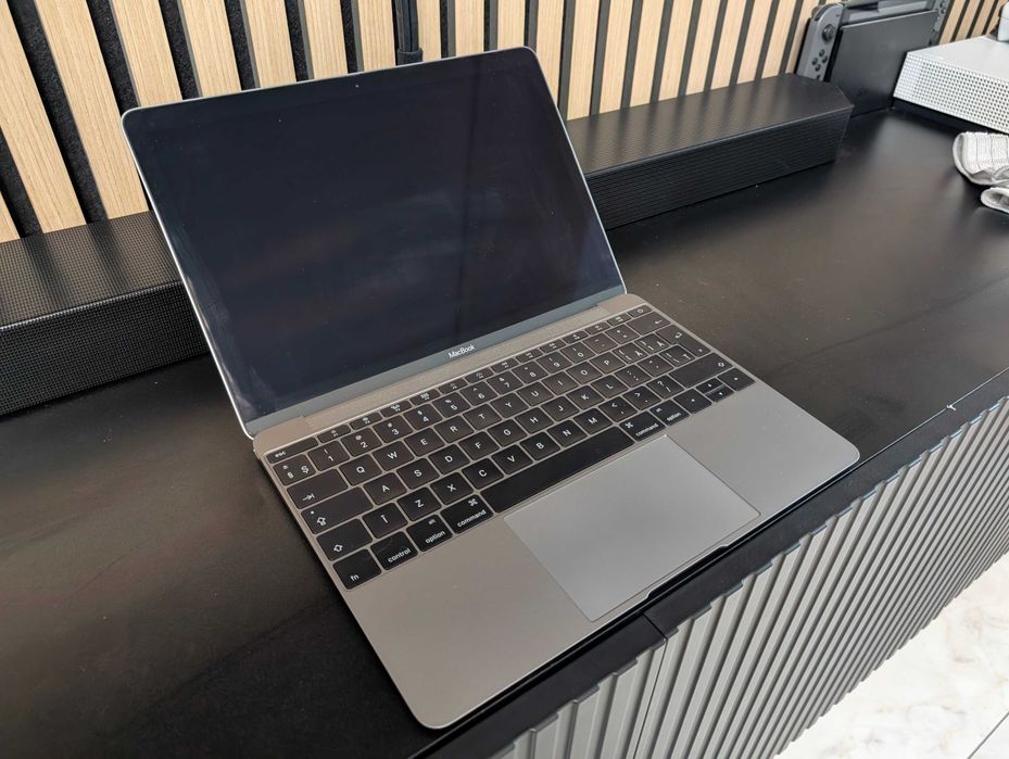 Apple MacBook Retina 12" (A1534)