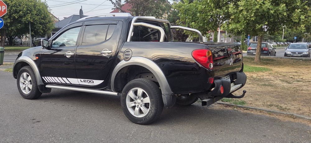 Mitsubishi L 200  climatronic funcțional 4x4