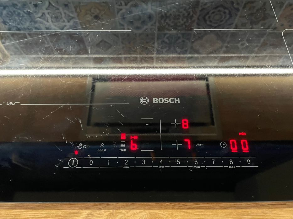 Продавам пукнати котлони Bosch