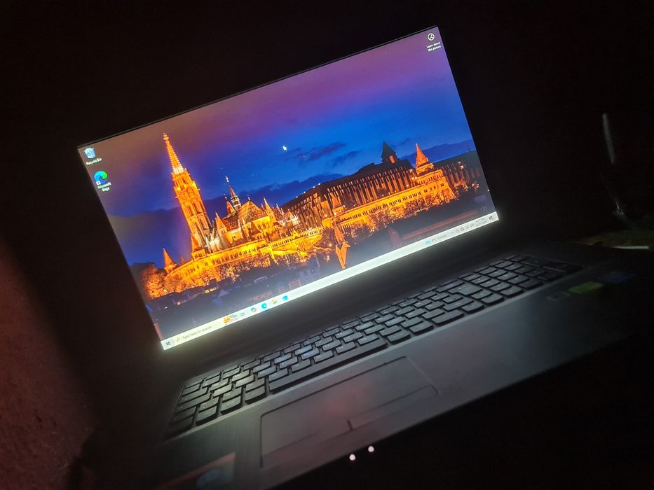 Laptop    Lenovo