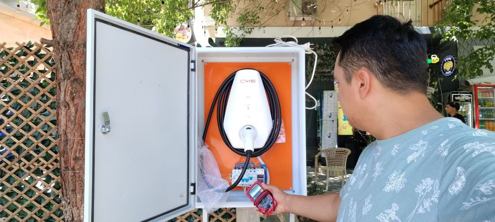 Установка зарядное устройство для Электромобилей.
7квт зарядка установ