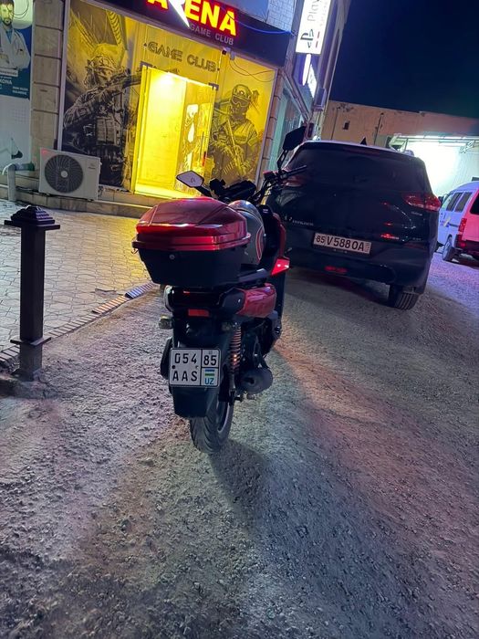 Skuter sotiladi. Ma'lumot uchun tel qiling