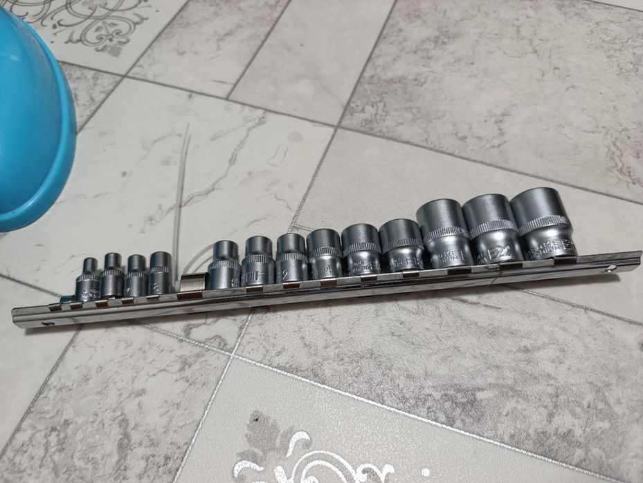 Продам набор ключей