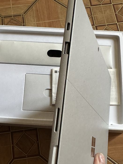 Microsoft Surface Pro 7+