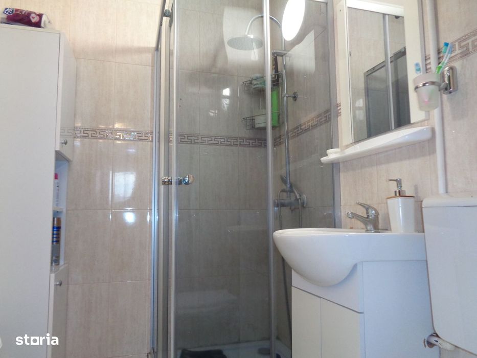 Apartament 2 camere decomandat 60 mp etaj 2 Podgoria la cheie