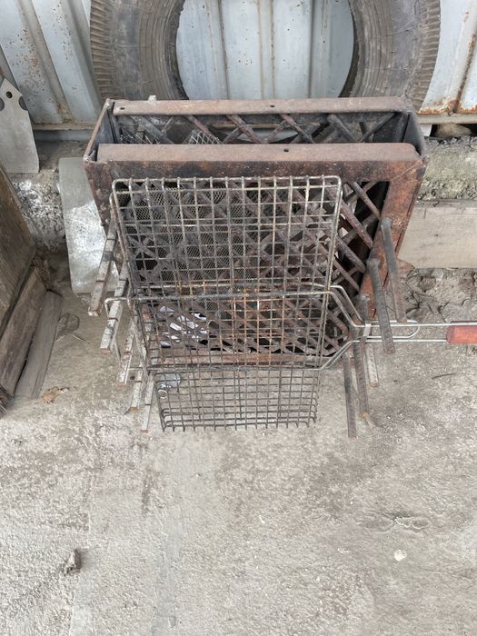 Мангал вертикальный с сеткой