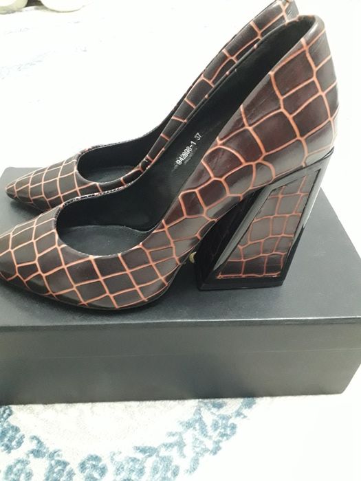 Туфли Vitacci оригинал размер  37