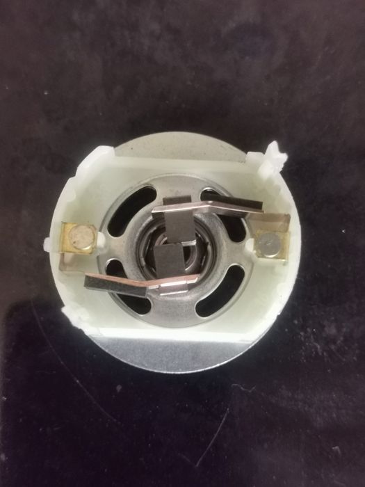 Четкодържател...