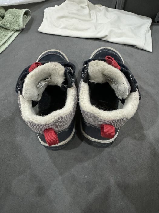 Продам детскую обувь Geox