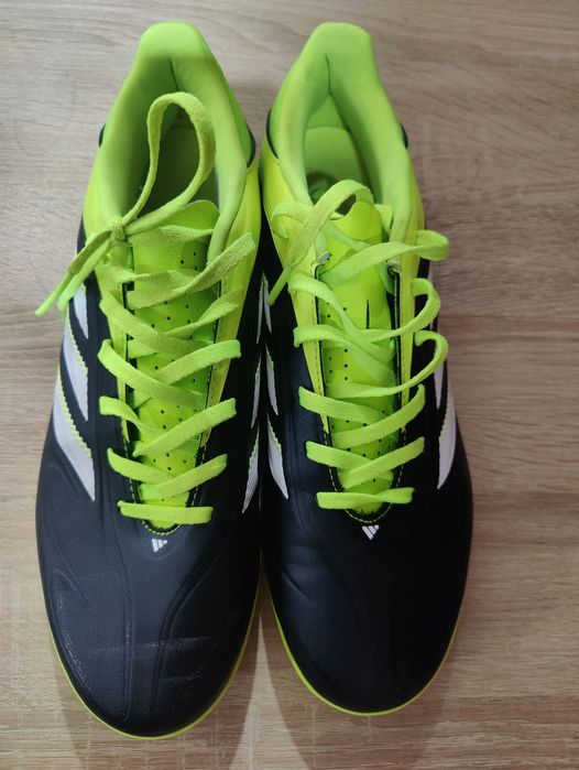 Vand Ghete fotbal Adidas, marime 43