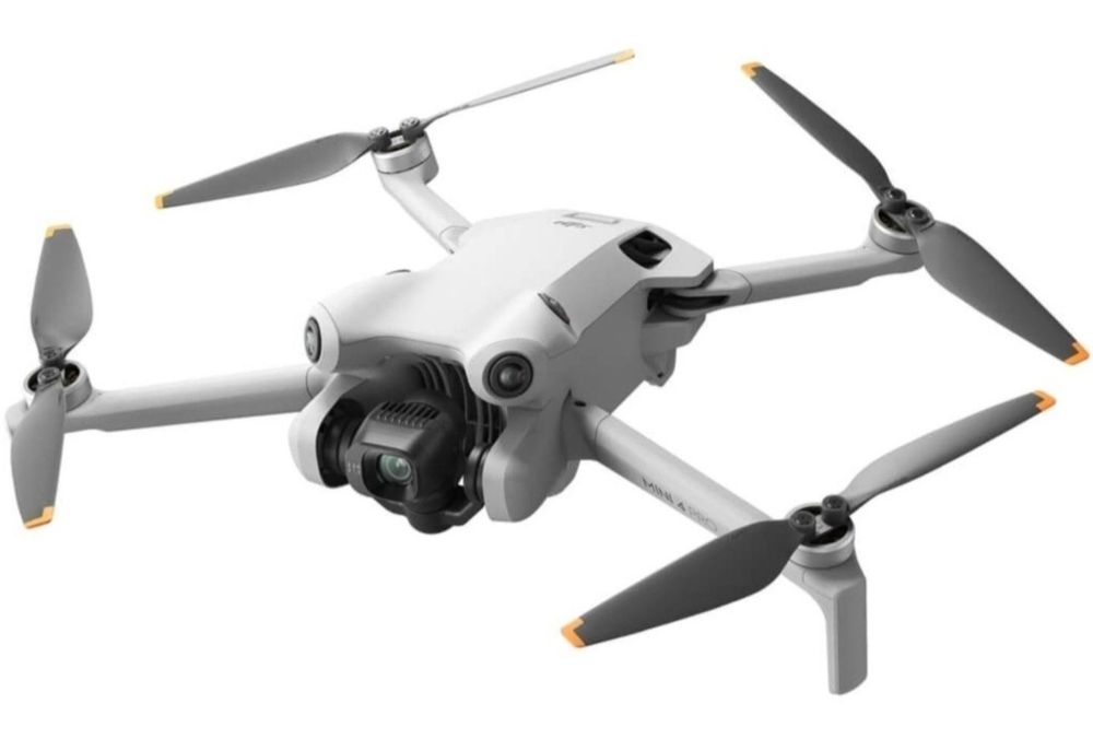 Дрон DJI Mini 4 Pro Fly More Combo Plus (DJI RC 2) белый