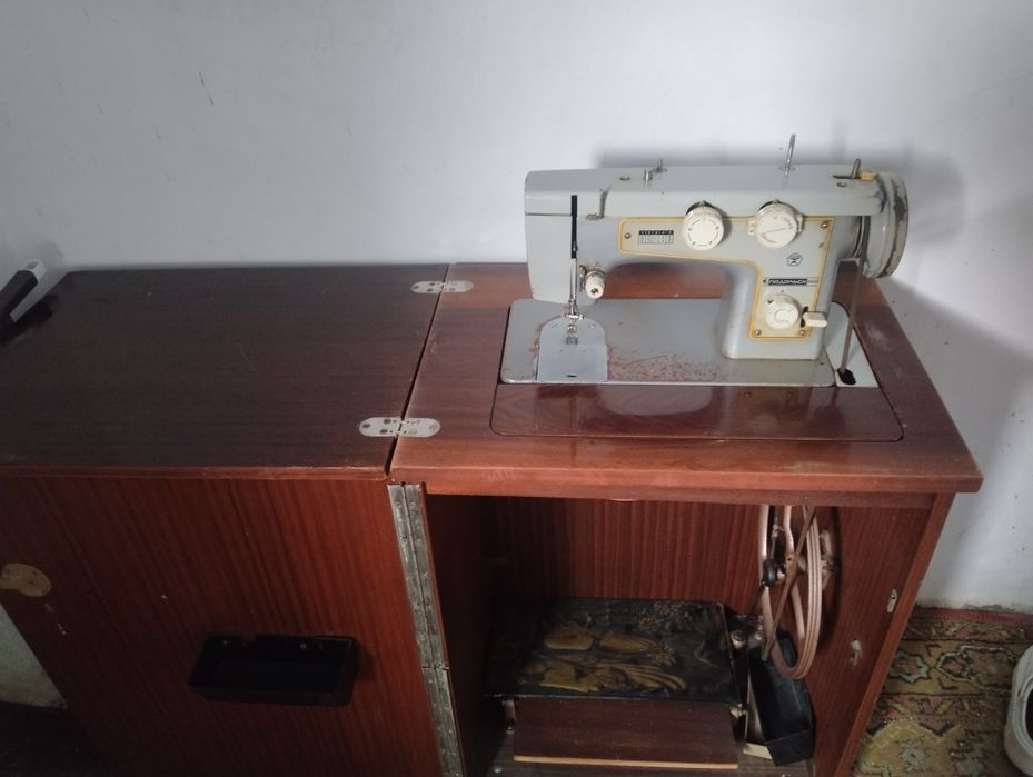 Швейная машинка бу