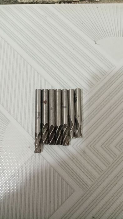 Фрезы  разные для фрезерных работ.