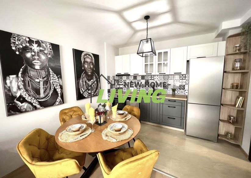 Продава се Тристаен апартамент в Пловдив, Кючук Париж - 95 кв.м за 1948 €/кв.м - Снимка #1