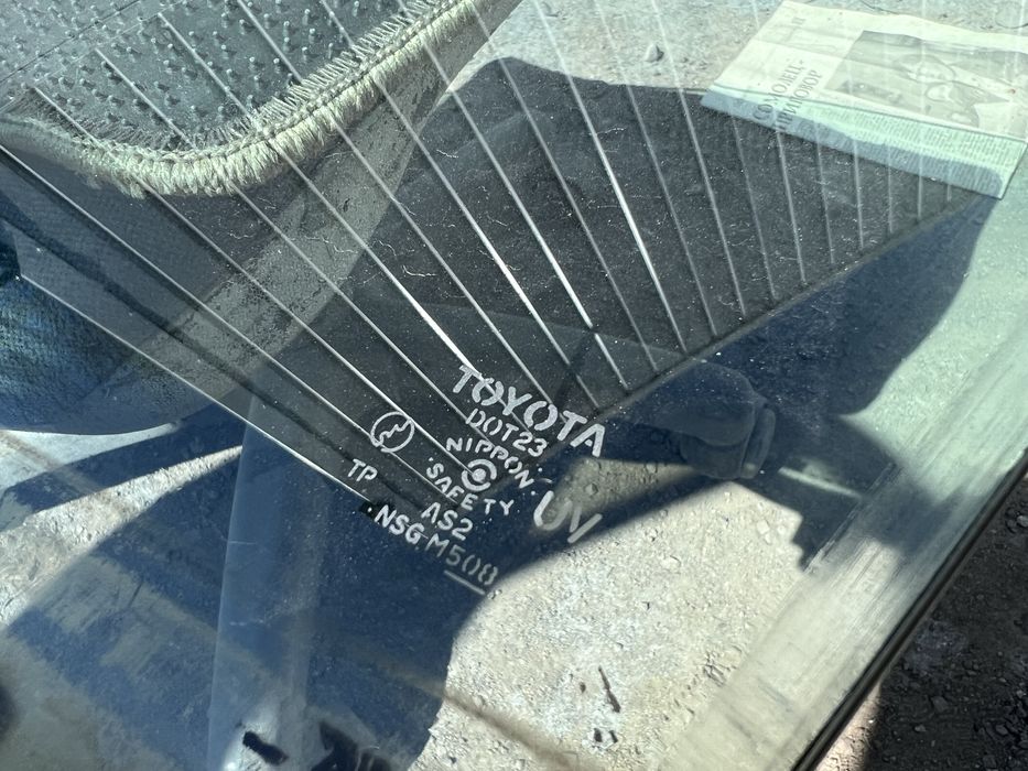 Стекло переднее левое Rx300 , Harrier оригинальное