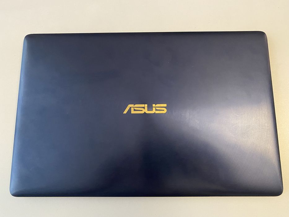 Ноутбук Asus Zenbook UX390U. Монитор не рабочий