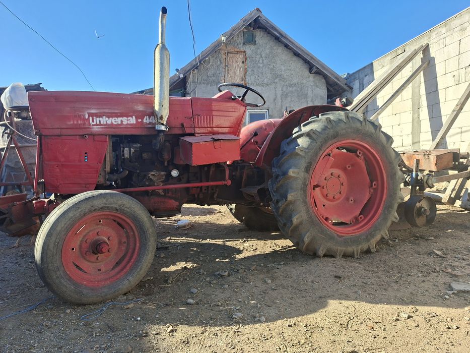 universal 445 - Utilaje agricole de vânzare | OLX.ro