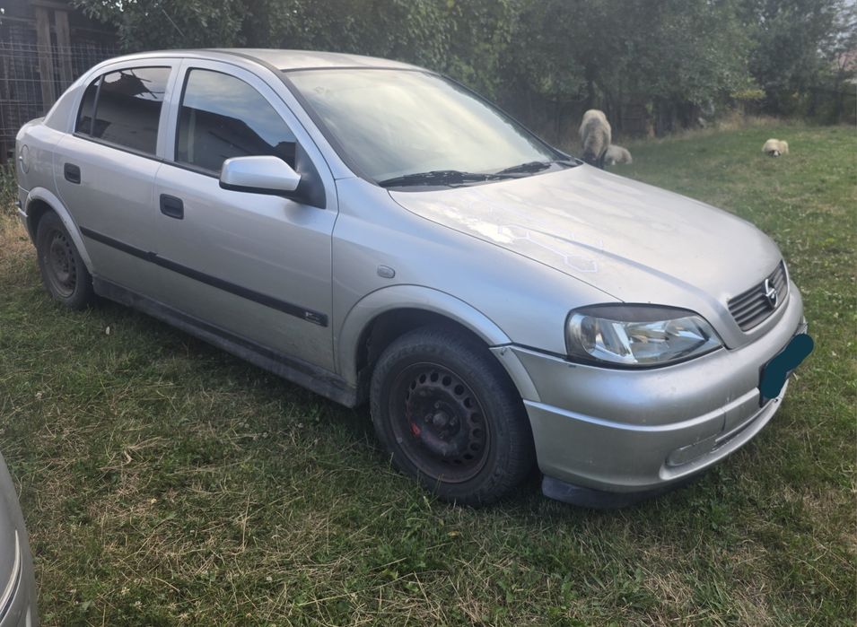 Dezmembrez Opel Astra G