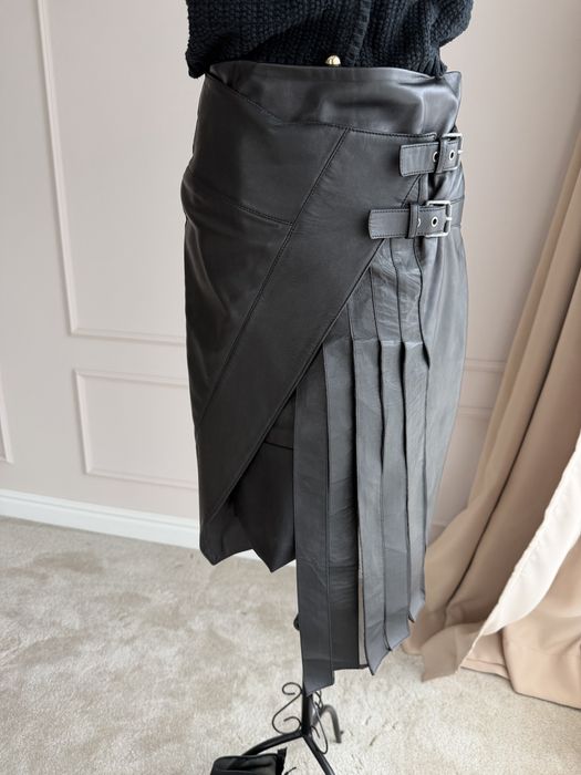 Кожена пола 2 бр. Черна и сива