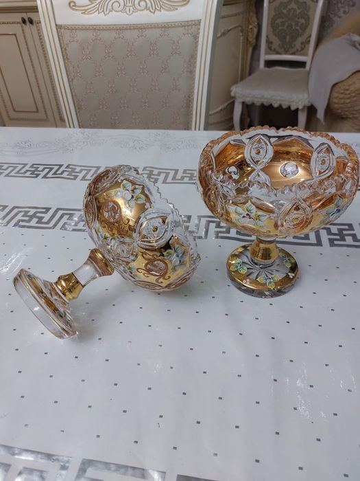 Срочно продам чешский конфетница