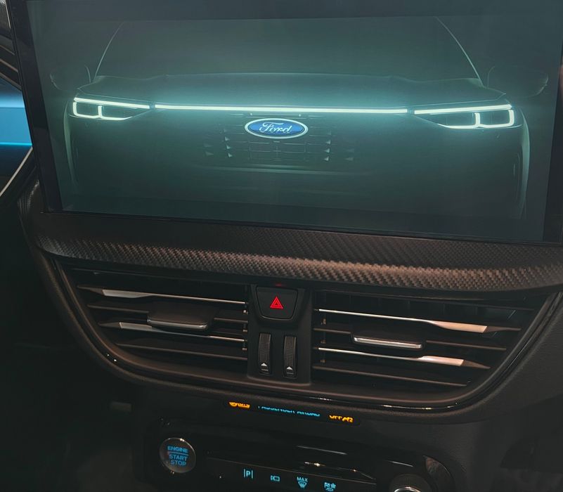 Vând Folie de protecție navigație 13.2 inch