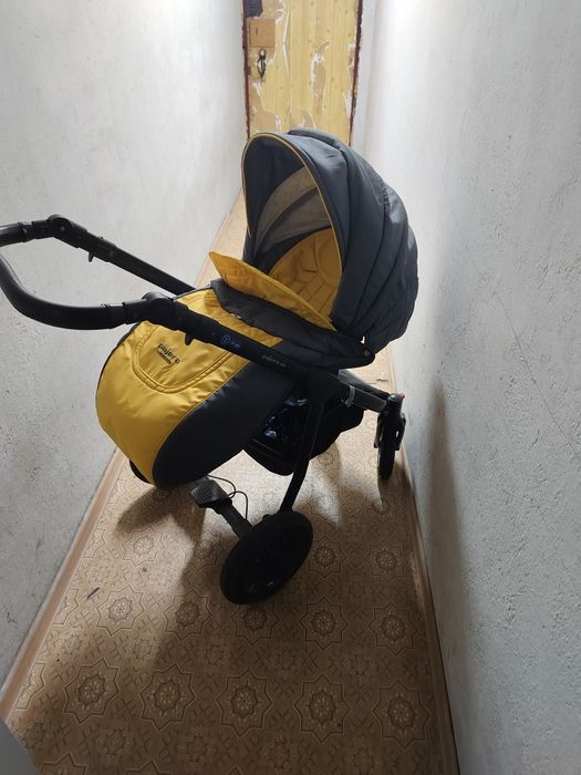 Продам коляску Pajero