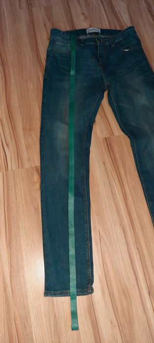 Продавам мъжки дънки Pull&Bear